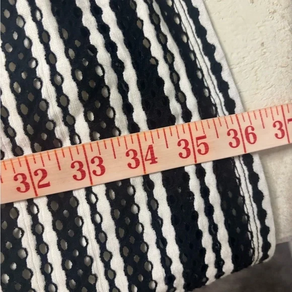 Ann Taylor Eyelet Striped Short Sleeve Knit Lined Fit Flare Dress Size 6 New - Picture 5 of 7